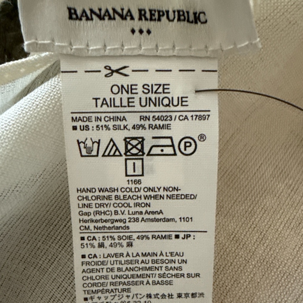 Banana Republic Cream Silk Ramie Wrap Shawl Scarf One Size NWT - Picture 3 of 5